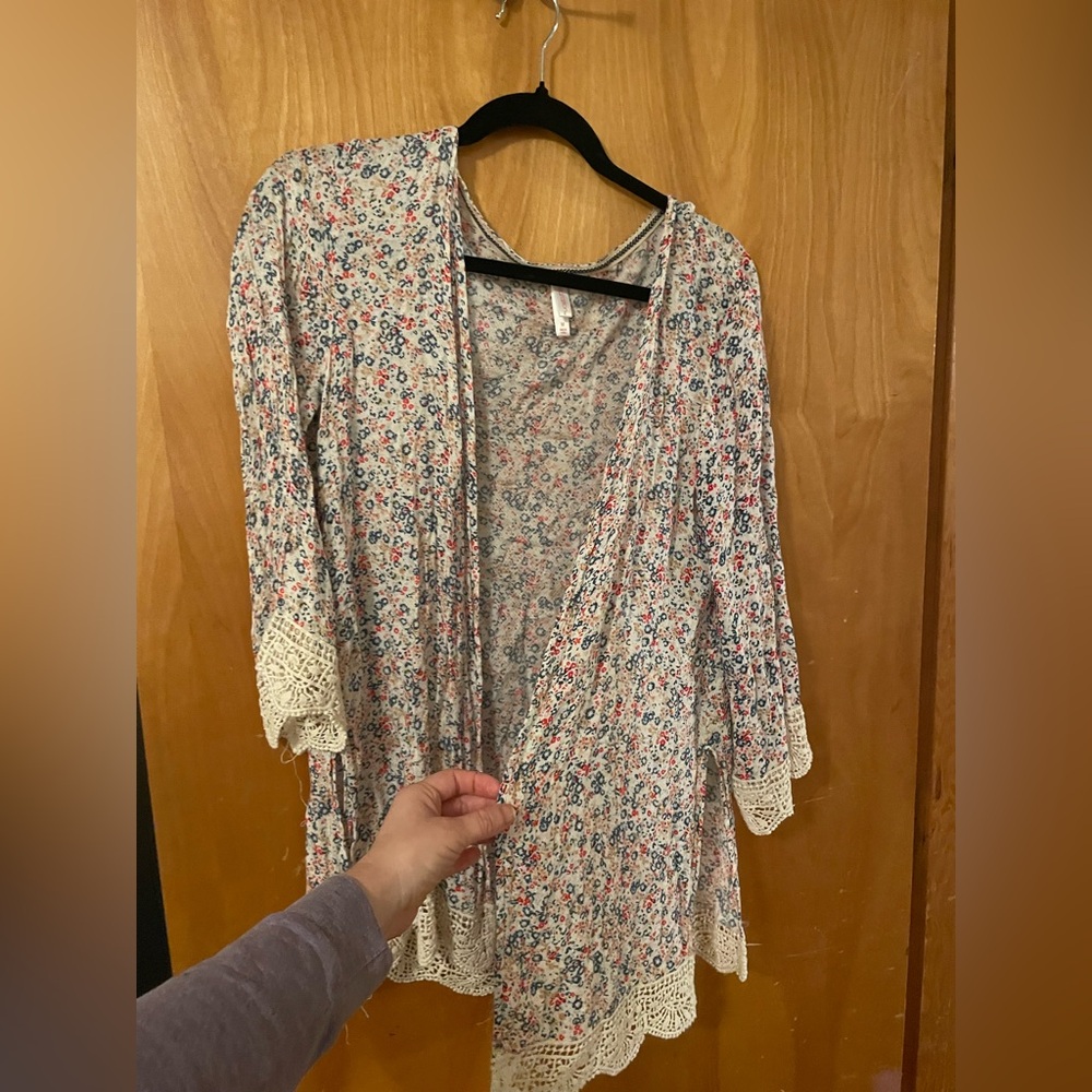 Women’s light floral shawl shirt clothing accessory
